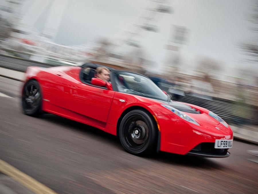  Tesla Roadster Sport 2010 года  (UK) (фото 8 из 13)
